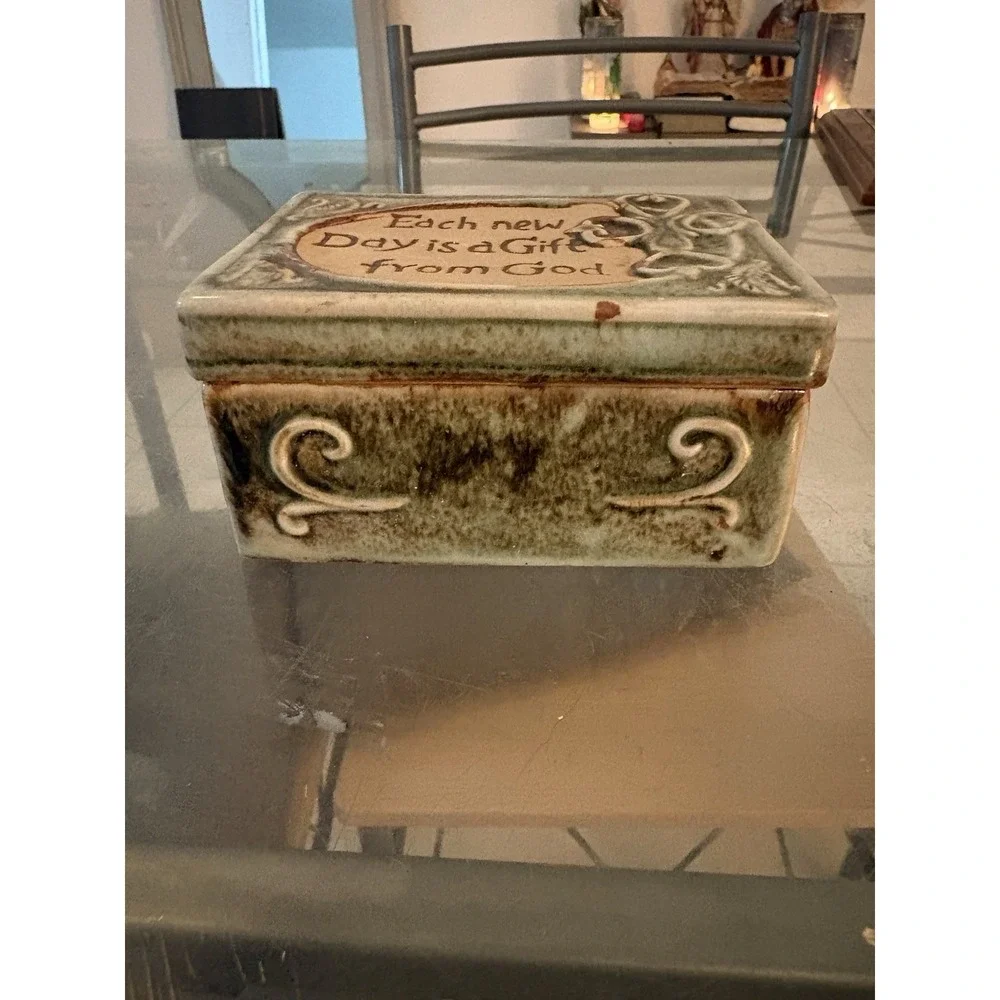 Vintage Ceramic Trinket Box Each New Day Is A Gift From God Keepsake
